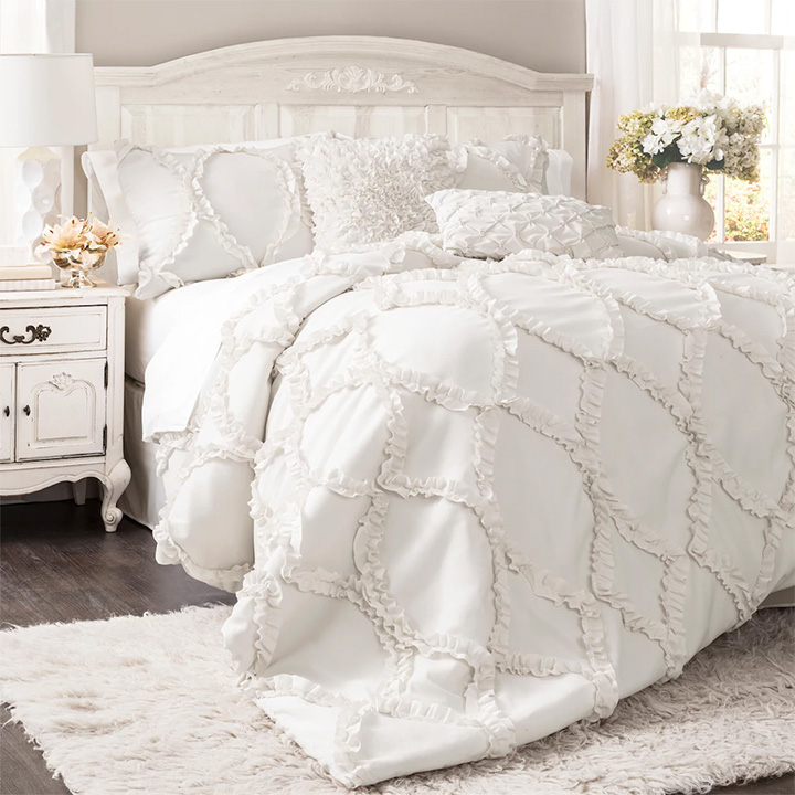 Avon comforter set, White